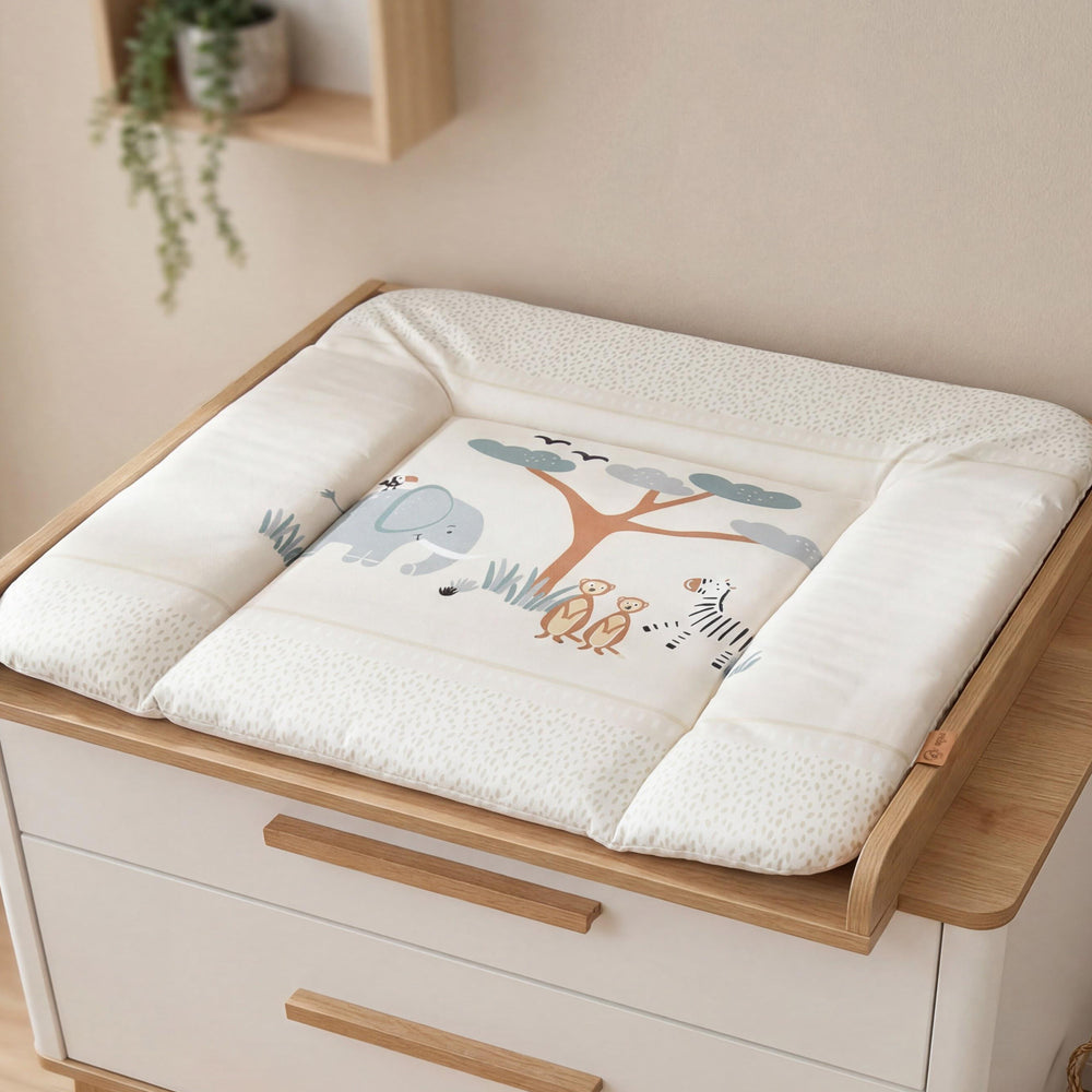 Wickelauflage 'Savanna Friends' 85 x 75 cm - PU-beschichtet - Elefant, Zebra, Erdmännchen - Beige – Milieubild (2/8)