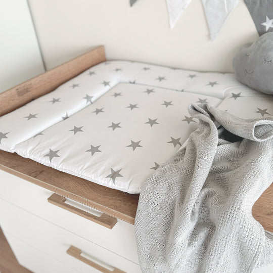 Wickelauflage 'Little Stars' - 85 x 75 cm - PU beschichtet - Weiß / Hellgrau – Milieubild (2/9)