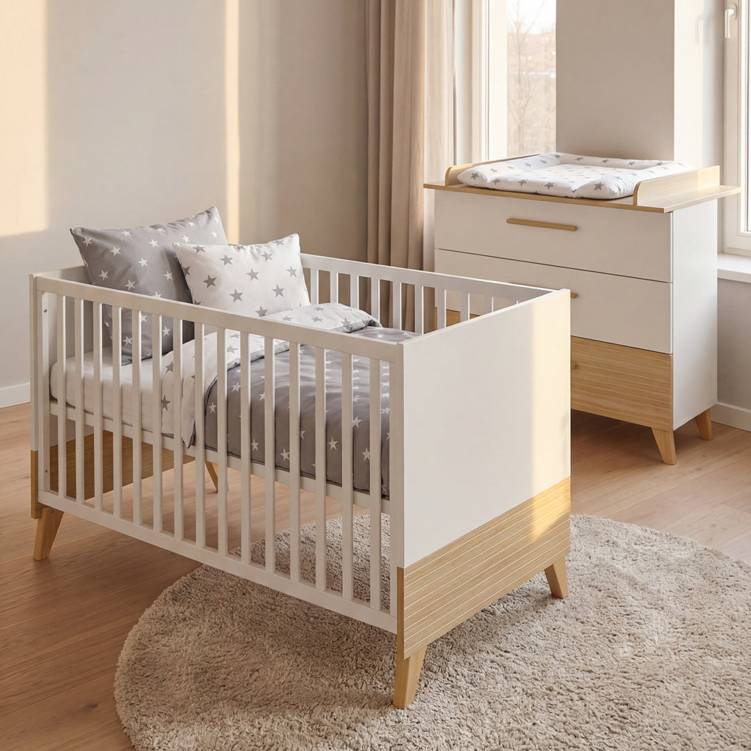 Furniture Set 'Theo' 2-Piece - Umbaubares Baby Cot 70x140 + Changing Table - White / Oak – Lifestyle Image (28/36)