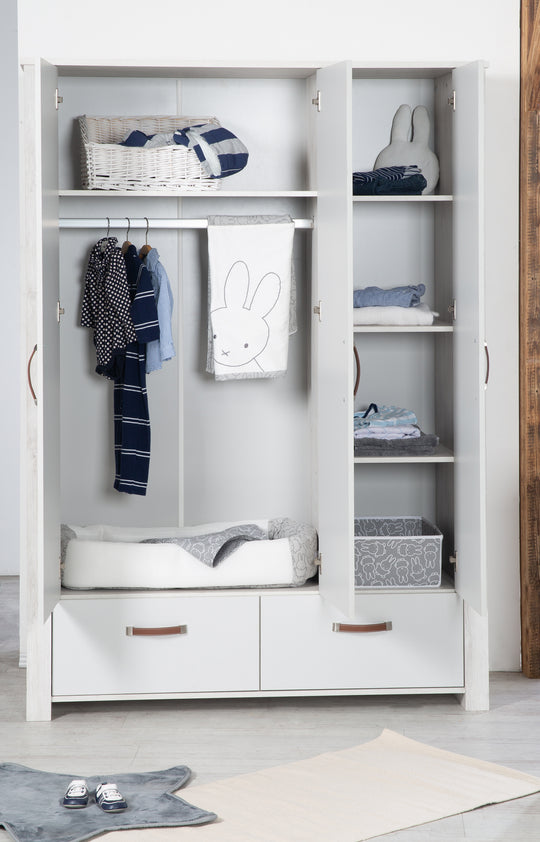 Kleiderschrank 'Mila', 3 Türen, 2 Schubladen, Soft Close-Technik, Drehtürenschrank, grau/weiß – Sonderbild (7/8)