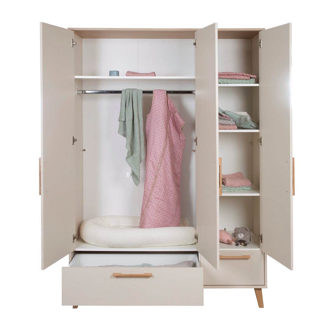 Wardrobe 'Jil' 3-Door with 2 Drawers - Cashmere / Chestnut – Cutout (8/10)