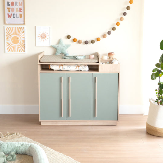 Baby Dresser 'Selva' 3-Door - Open Compartments & Soft-Close - Reed Green / Virginia Chestnut – Lifestyle Image (2/11)