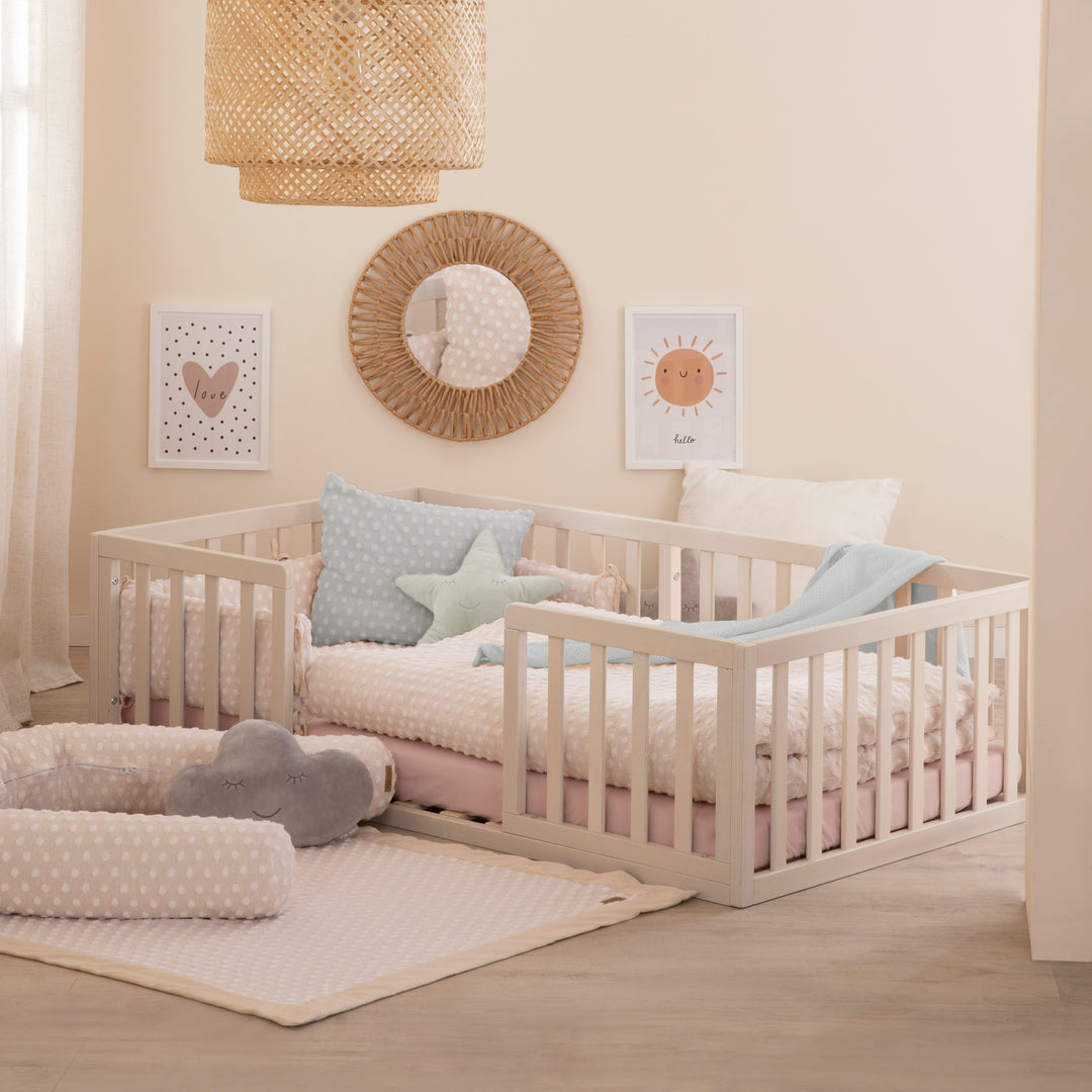 Montessori lit au sol 70 x 140 incl. sommier à lattes & barrière anti-chute - Stone washed – Photo d'ambiance (3/9)