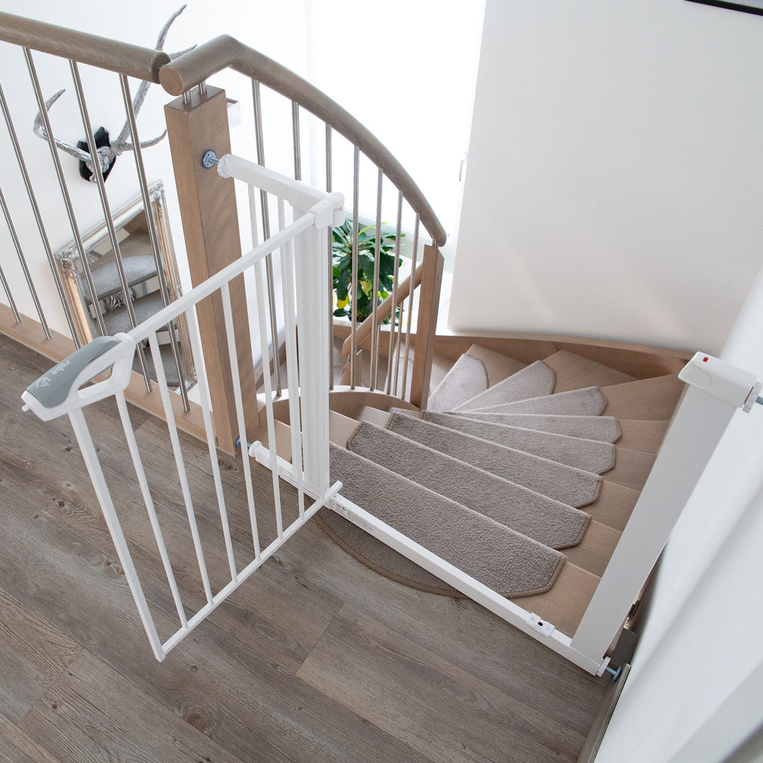 EasySafe+ barrière de porte et d'escalier - Largeur 75-82 cm - Extensible jusqu'à 110 cm - Blanc – Photo d'ambiance (14/16)