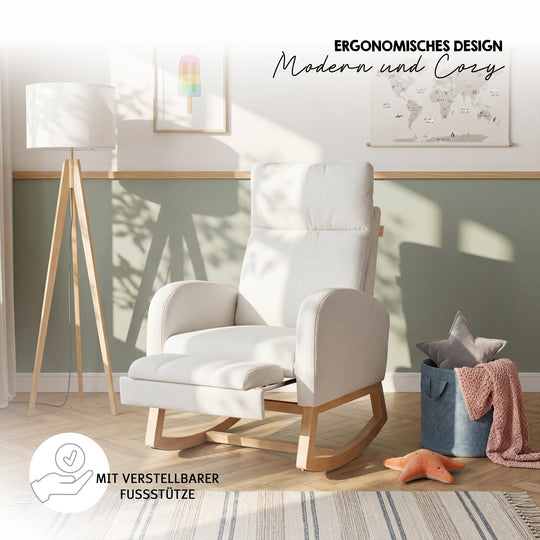 Relaxsessel in Beige mit ausgezogener Fußstütze in einem Kinderzimmer mit salbeigrüner Wandvertäfelung, Schriftzüge 'Ergonomisches Design – Modern und Cozy' und Symbol 'Mit verstellbarer Fußstütze'.