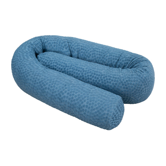 Bettschlange 'Seashells Indigo' 170 cm aus zertifizierter Bio-Baumwolle - Blau – Freisteller (1/8)