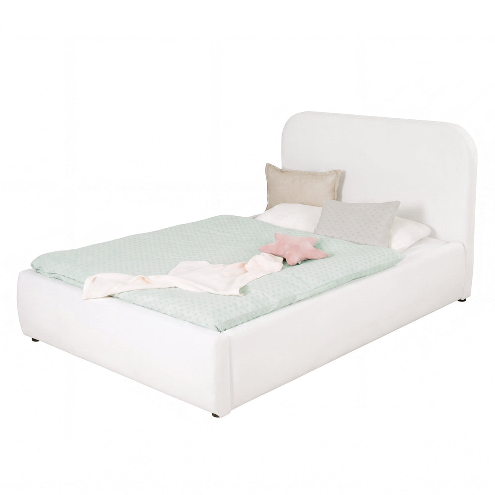 Letto bianco in bouclé 120x200 cm con biancheria color menta, immagine scontornata.