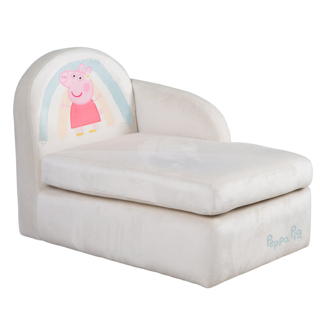 Kinderloungesofa 'Peppa Pig' mit Armlehne - Samtbezug beige - Peppa Print – Freisteller (1/7)