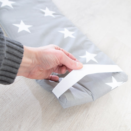 Bench Cushion 2er Set in Design 'Little Stars' for Children's Party Sets - Grey / White – Detail Image (3/4)