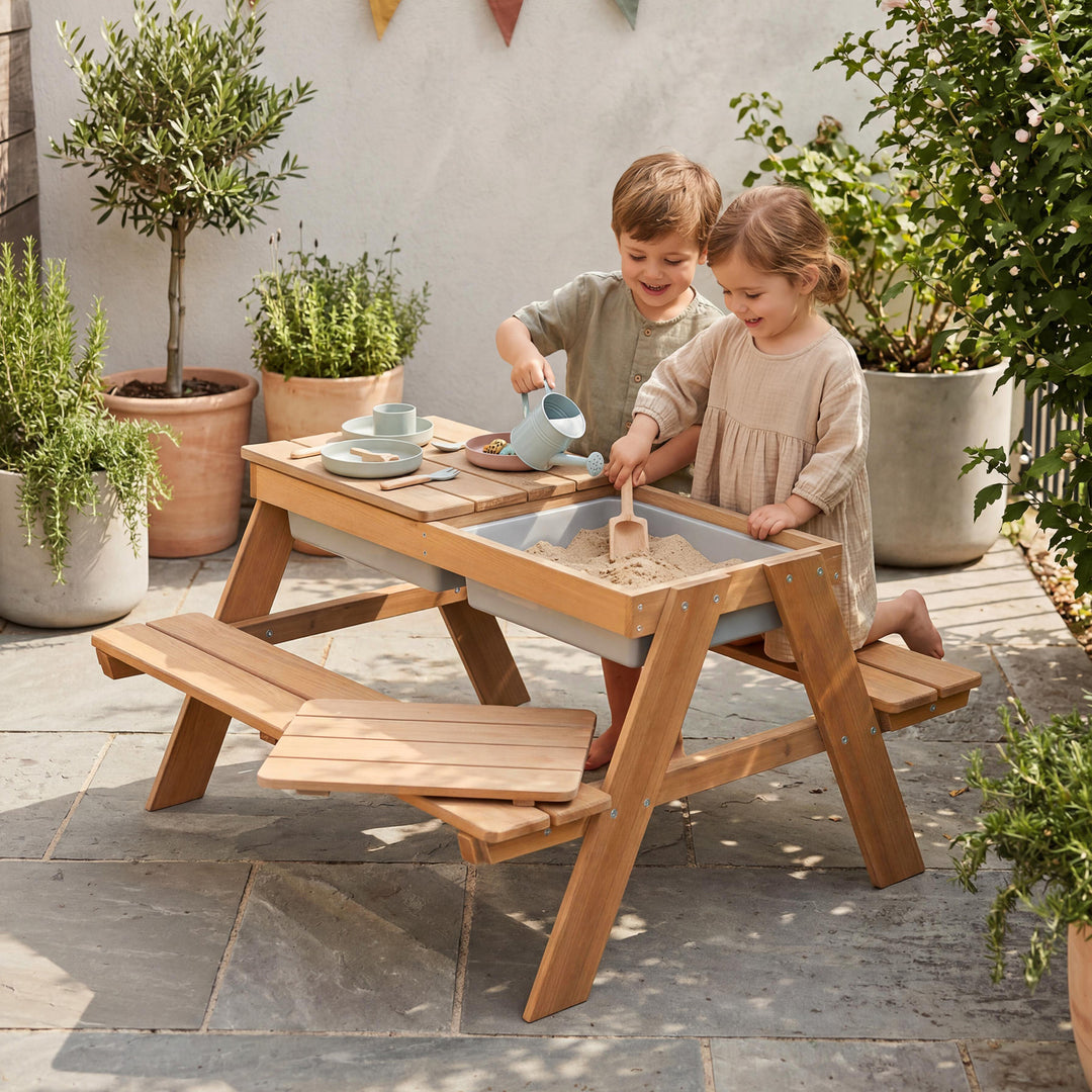 Set tavolo e sedie per bambini 'Play' con vaschette di gioco, resistente tutti intemperie legno massello, set tavolo e sedie & tavolo per il fango – Foto d'ambiente (8/12)