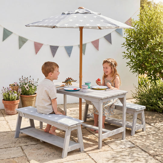 Set de mesa y sillas outdoor+ 1 mesa, 2 bancos, sombrilla & cojines de asiento 'Little Stars' - Gris – Foto ambientada (2/16)