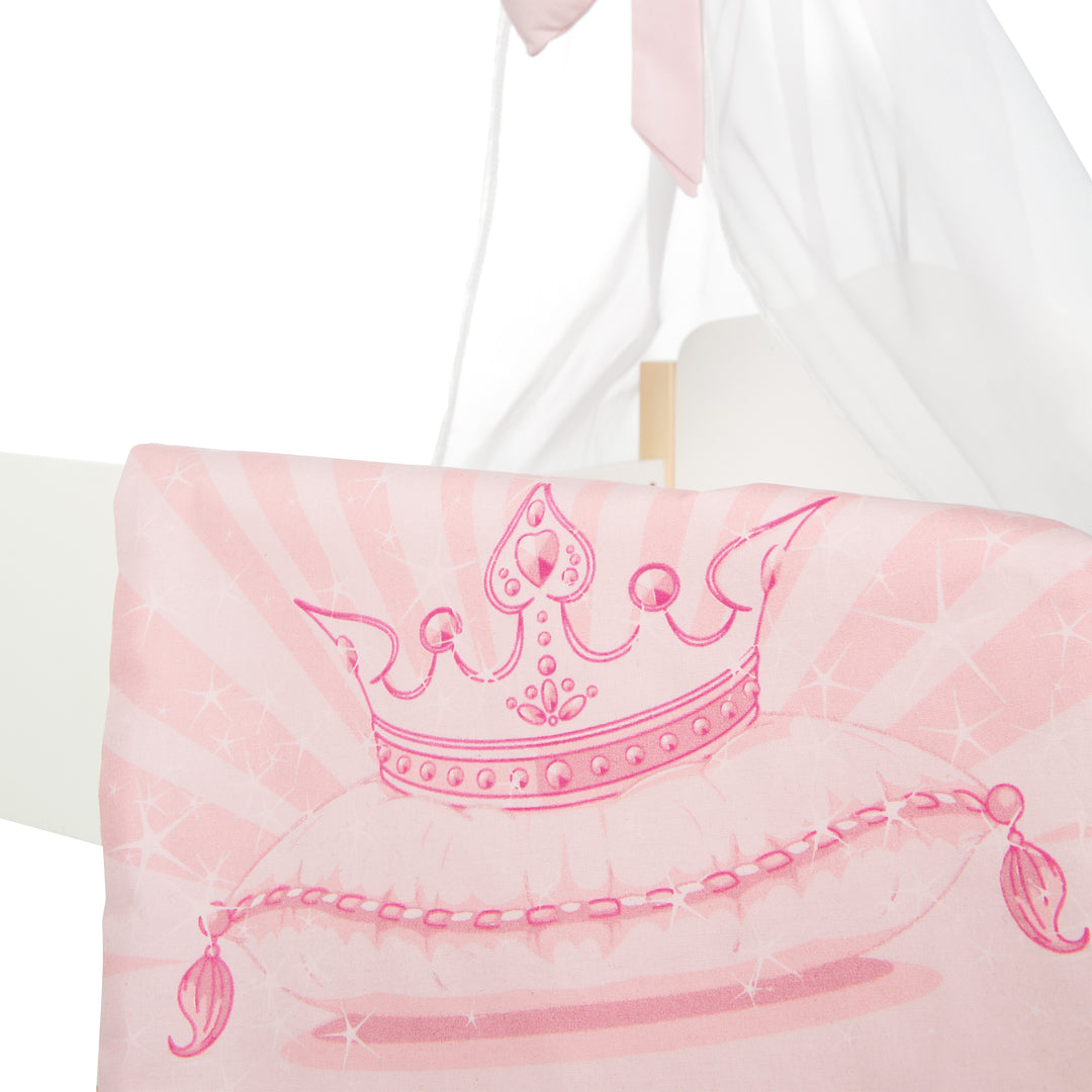Lit de poupée 'Scarlett', blanc laqué, avec équipement textile, linge de lit & ciel de lit rose – Photo de détail (5/5)