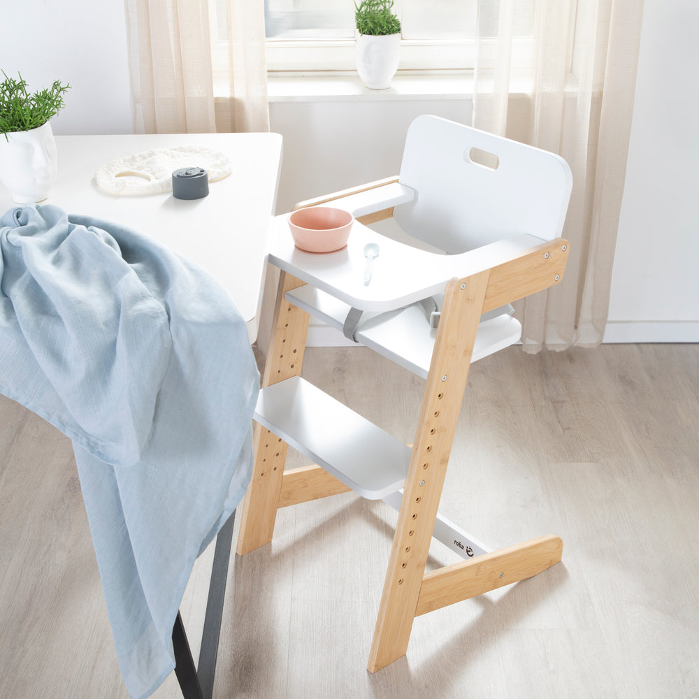 Baby High Chair 'Nature Up' with Removable Feeding Tray - Bamboo Natural / White – Lifestyle Image (2/12)