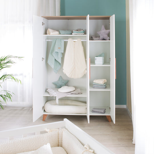 Children's Room 'Ole' incl. Baby-/Children's Bed 70x140, Wardrobe & Changing Table – Lifestyle Image (4/23)