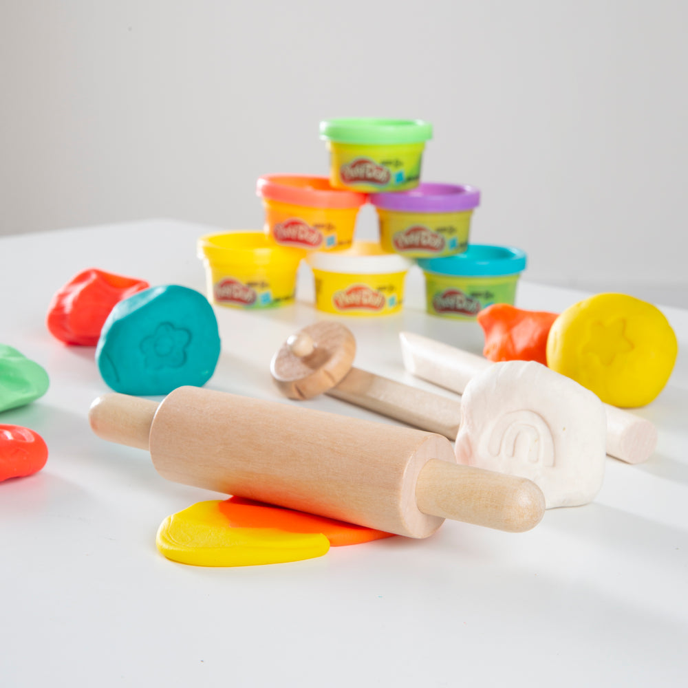 roba x Play-Doh Kompaktes Spielset - Holzwerkzeuge, Knetdosen & Schürze – Milieubild (2/12)