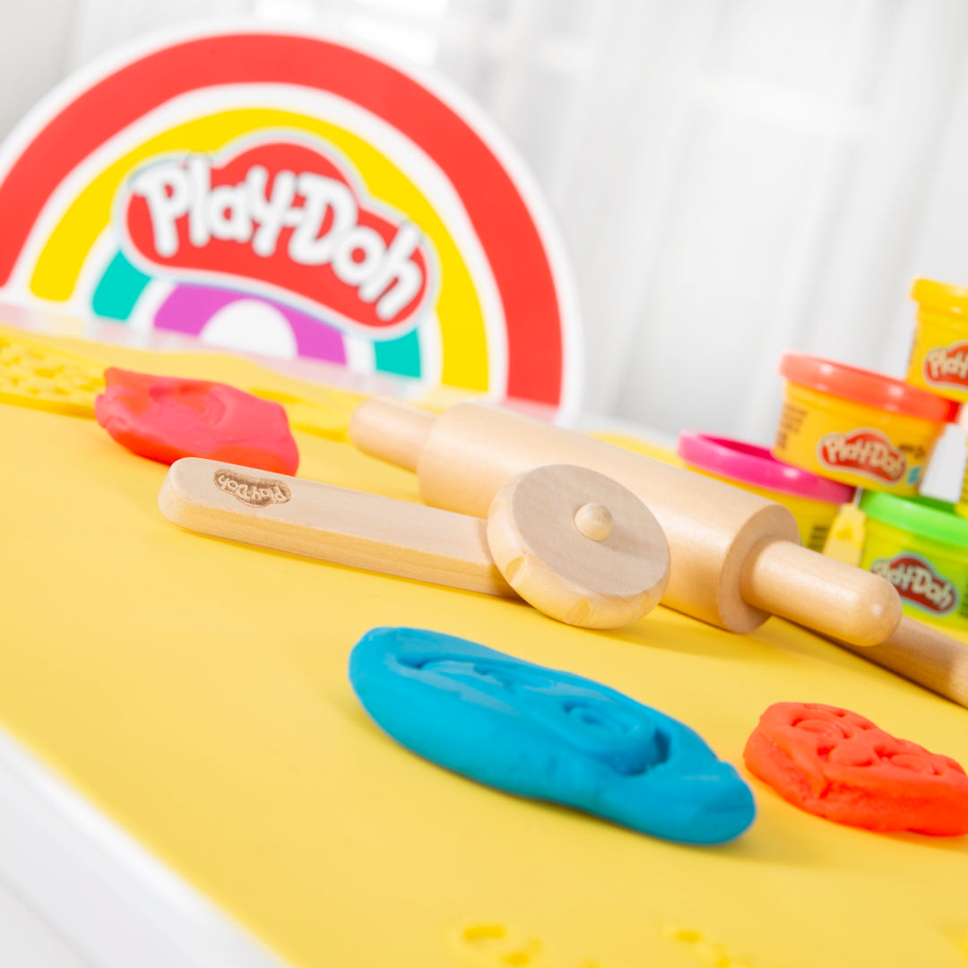 roba x Play-Doh set - Tappeto creativo 3D con 12 vasetti di pasta modellabile & attrezzi in legno – Foto di dettaglio (4/13)
