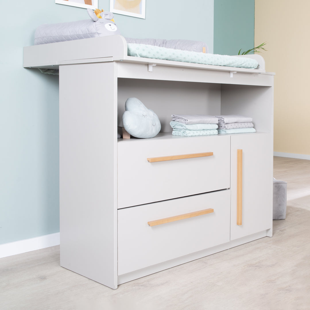 Commode à langer lea incl. plan à langer amovible - Poignées en bois - Beige / gris – Photo du produit (3/11)