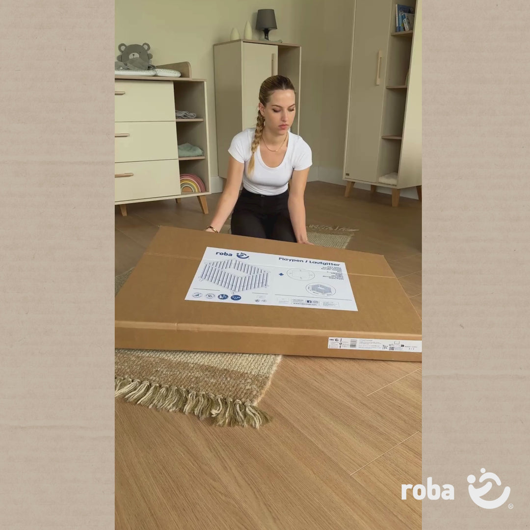Laufgitter 75 x 100 mit Holzfüßen inkl. Einlage 'Greyish gesteppt' - Holz anthrazit – Produktvideo