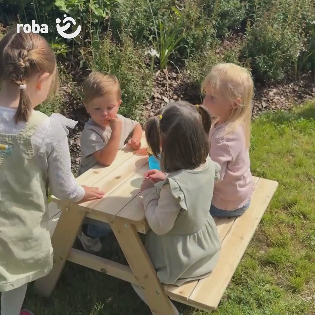 Video 456002NU (1/1) - Kindersitzgruppe natur -Kinderaufnahme im Garten