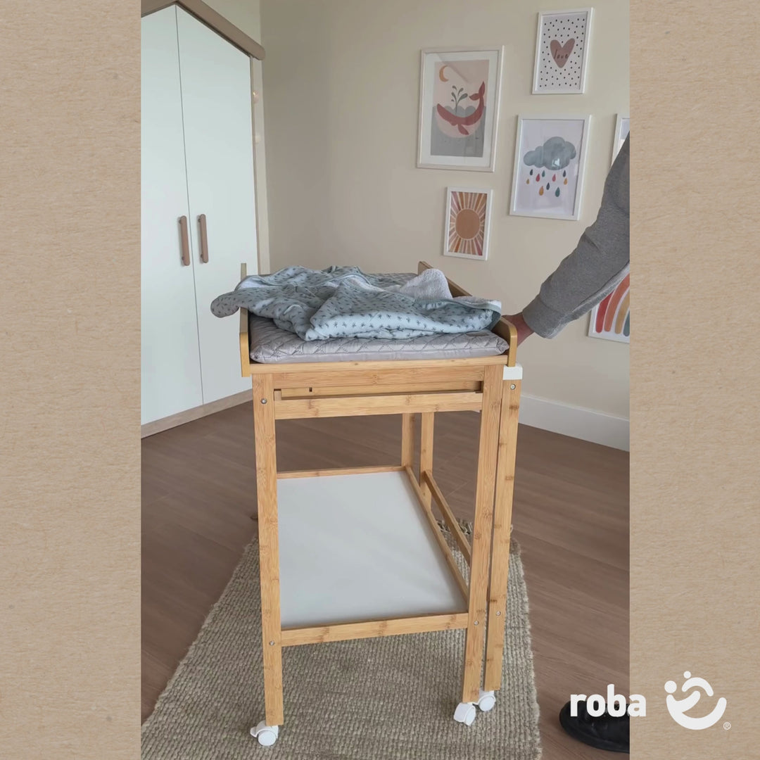 Bade-Wickel-Kombi 'Baby Pool' bicolor inkl. Wickelauflage 'roba Style' – Produktvideo