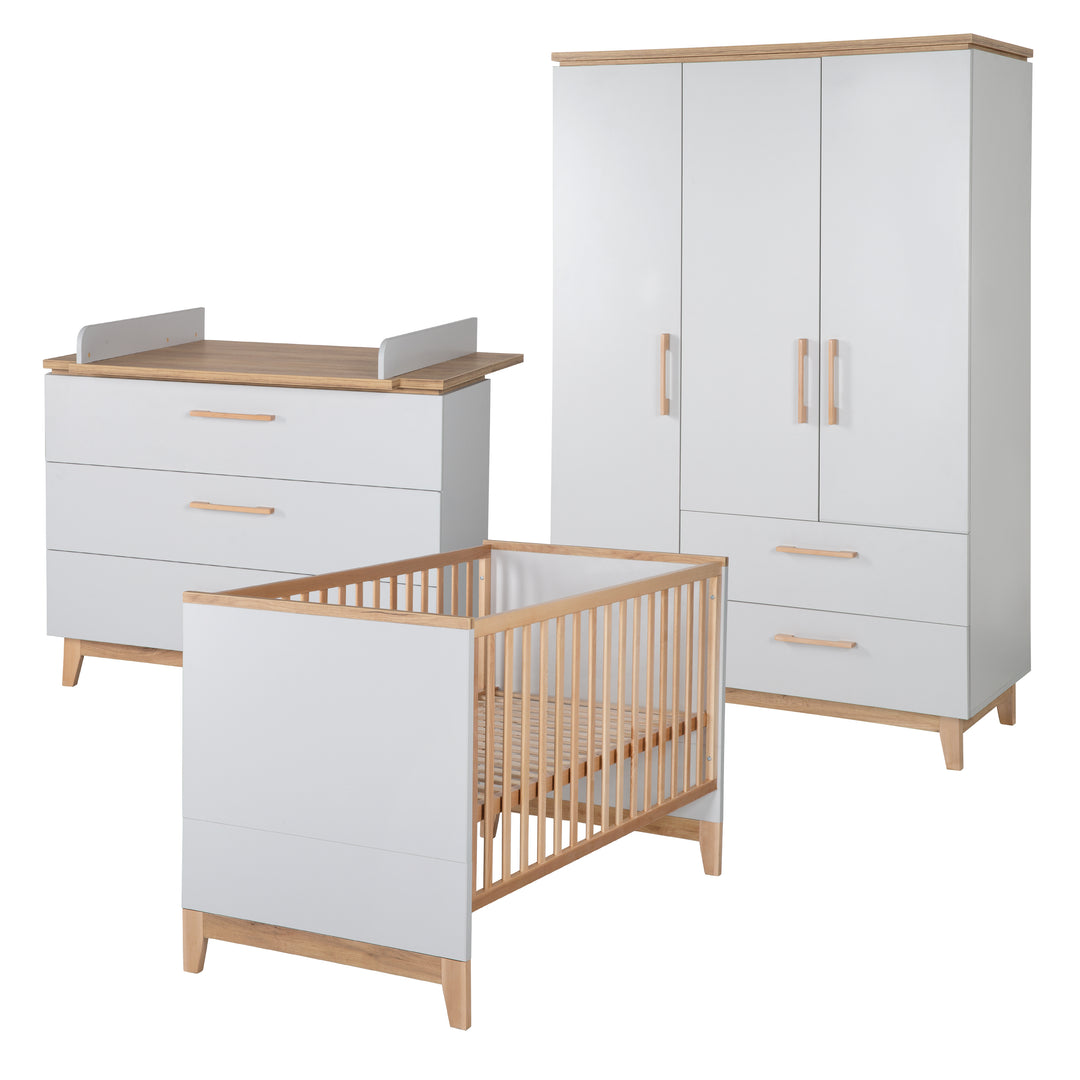 Kinderzimmerset 'Caro', inkl. Kombi-Bett 70 x 140 cm, Wickelkommode & 3-türigem Schrank, Lichtgrau/Goldeiche – Freisteller (1/21)