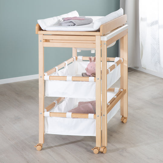 Combinato bagno-fasciatoio 'Neonato Pool', ausziehbar tavolo con vasca da bagno, legno naturale, cuscino bianco – Foto d'ambiente (5/13)