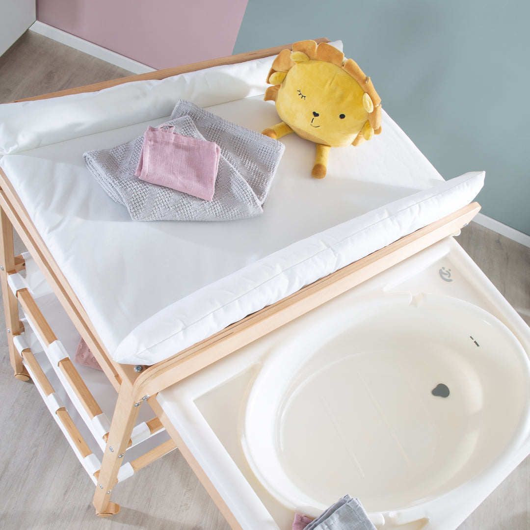 Combinato bagno-fasciatoio 'Neonato Pool', ausziehbar tavolo con vasca da bagno, legno naturale, cuscino bianco – Foto di dettaglio (8/13)