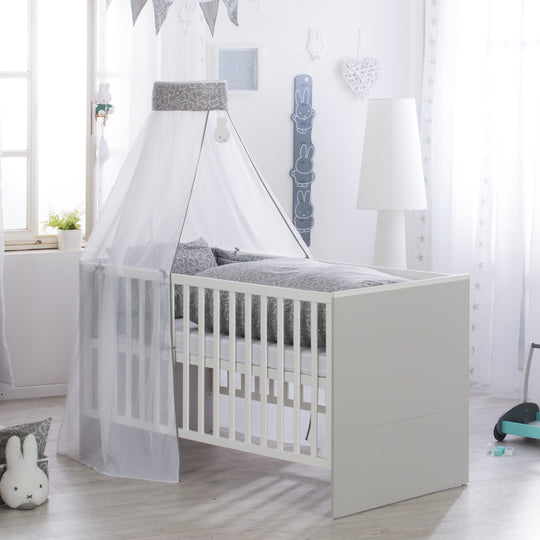 Set biancheria per lettino 'miffy®', 4pezzi, set letto con biancheria da letto 100 x 135 cm, riduttore paracolpi & baldacchino – Foto d'ambiente (2/4)