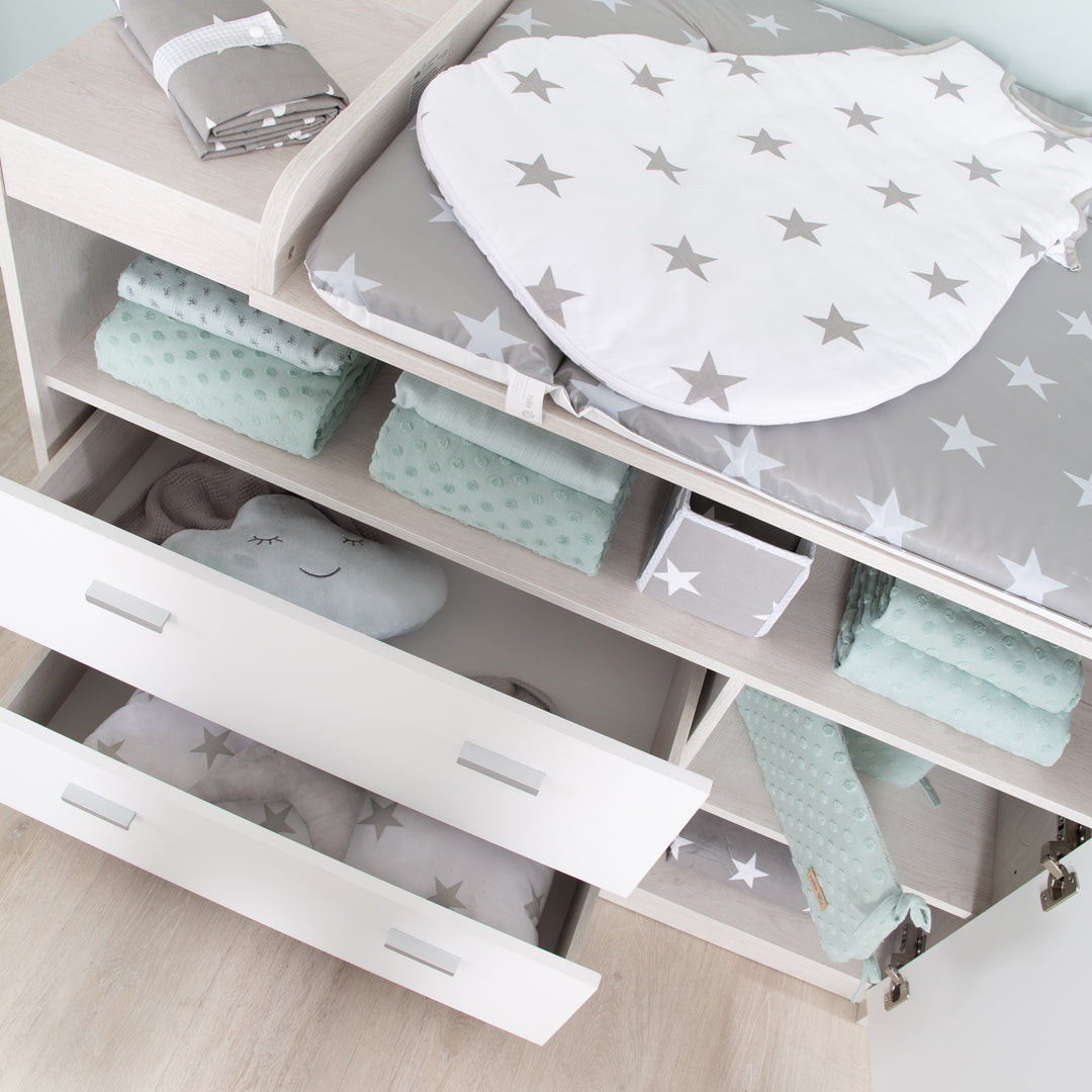 Furniture Set 'Julia' 2-Piece, incl. Convertible Cot Bed 70 x 140 cm & Changing Table Wide – Detail Image (13/16)
