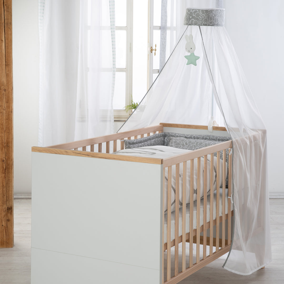 Set cameretta 'Caro', incl. letto combinato 70 x 140 cm, cassettiera fasciatoio & 3ante armadio, grigio chiaro/decoro rovere dorato – Foto d'ambiente (8/18)