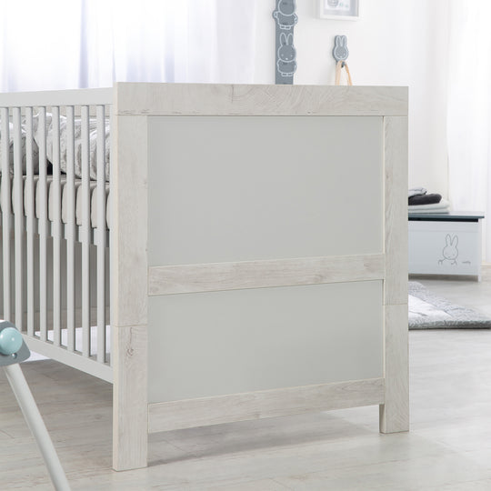 Kombi-Kinderbett 'Mila', 70 x 140 cm, verstell-/umbaubar zum Jugendbett, mitwachsend, 3 Schlupfsprossen – Milieubild (2/10)