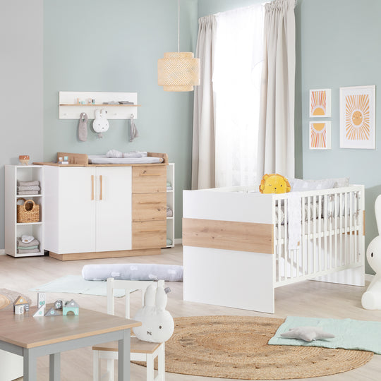 Cuna combinada 'Lion' 70x140 - 3posiciones regulable en altura - Blanco & decorado en madera 'Artisan roble' – Foto ambientada (5/12)