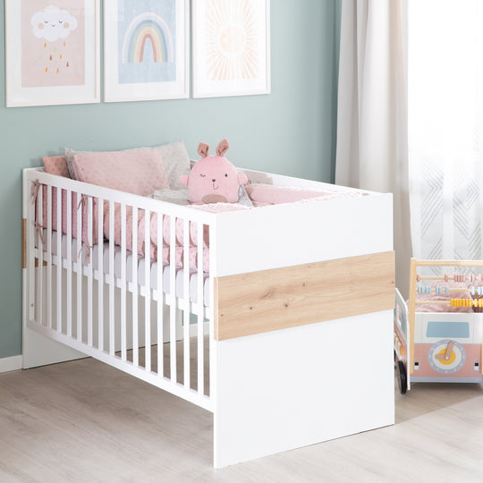 Cuna combinada 'Lion' 70x140 - 3posiciones regulable en altura - Blanco & decorado en madera 'Artisan roble' – Foto ambientada (10/12)