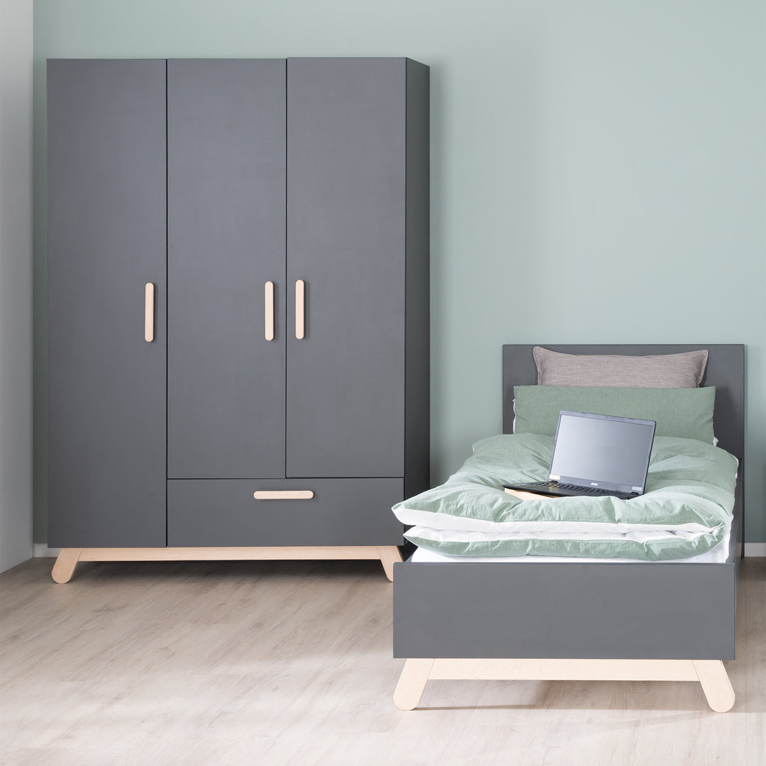 Letto per ragazzi 'Jara' 90 x 200 cm - Decoro antracite - Piedini in legno massello-faggio – Foto d'ambiente (6/9)
