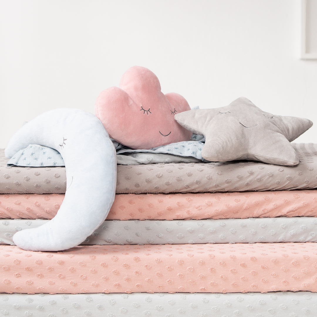 Cuddly Cushion Star 'roba Style', Pink/Mauve, Fluffy Decorative Cushion for Baby- & Children's Room – Lifestyle Image (5/7)