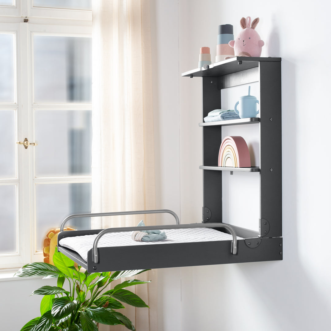 Estantería cambiador de pared antracita incl. colchoneta cambiador 'roba Style gris' – Foto ambientada (5/10)