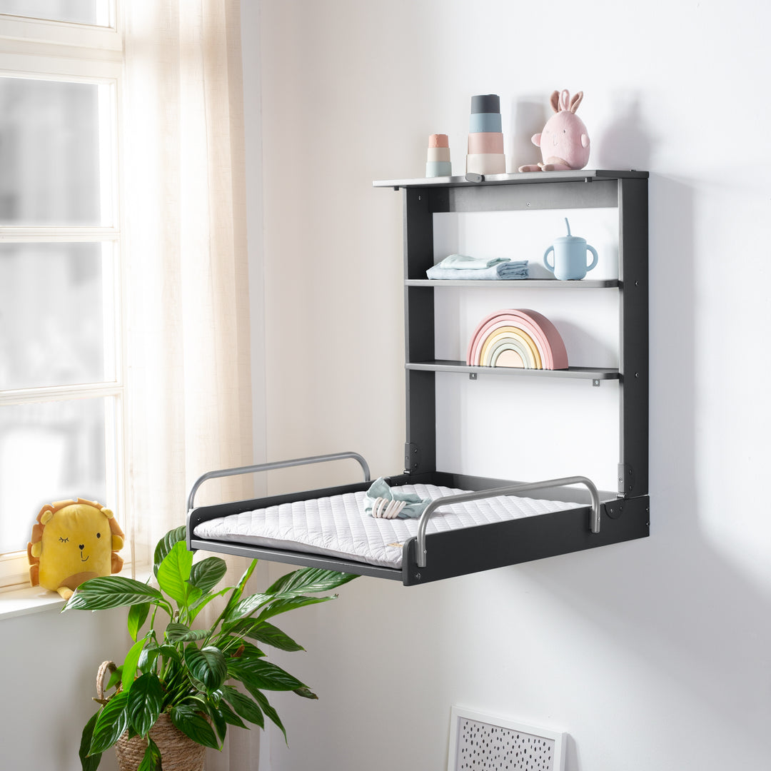Estantería cambiador de pared antracita incl. colchoneta cambiador 'roba Style gris' – Foto ambientada (6/10)