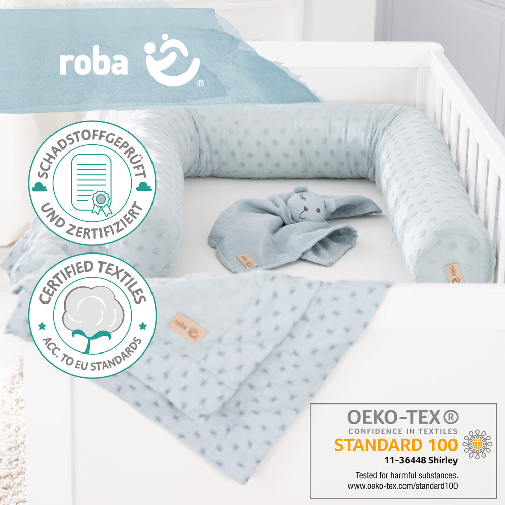 Organic Geschenkset 'Lil Planet' hellblau, Bio-Bettschlange, -Decke & -Schmusetuch – Produktbild (2/4)