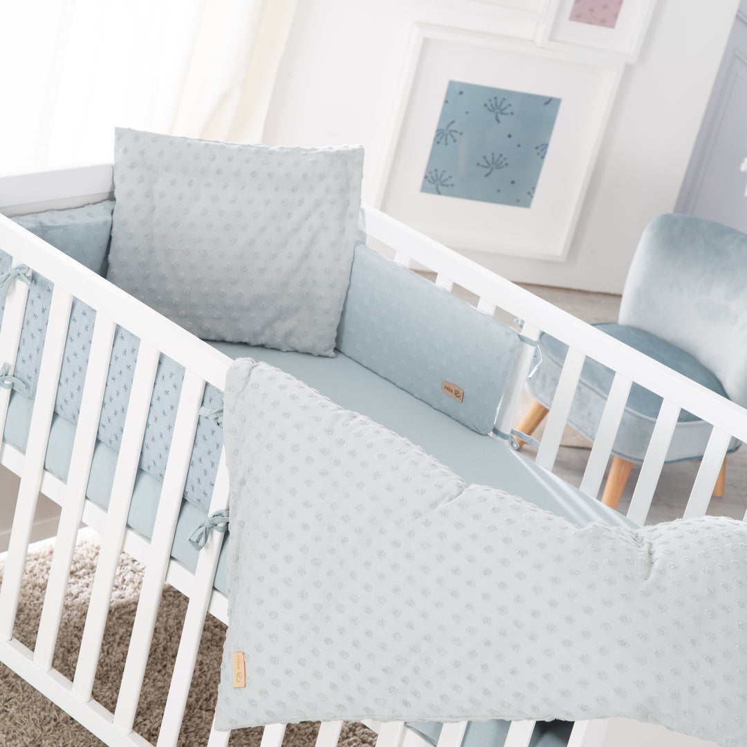 Organic Gift Set 'Lil Planet' Light Blue/Sky, Organic Bedding, Bed Sheet & Cot Bumper – Product Image (2/4)