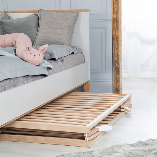 Letto pieghevole 'Fold Up', 60 x 120 cm, faggio biologico, 2posizioni regolabile in altezza, incl. rotelle – Foto d'ambiente (2/6)