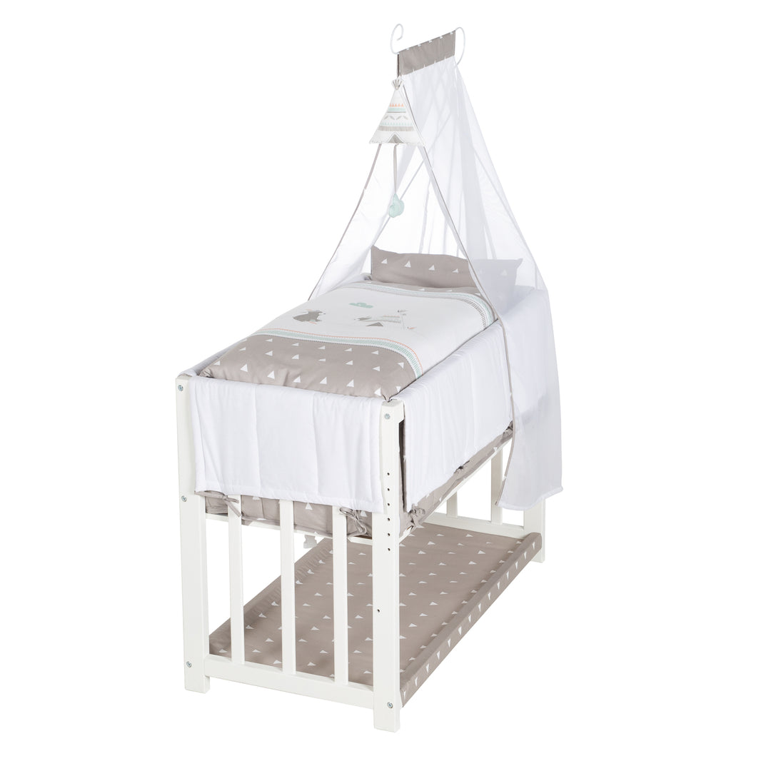 Stuben- & Beistellbett 'Indibär' 4 in 1, Babybett, Wiege & Kinderbank, weiß – Freisteller (1/14)