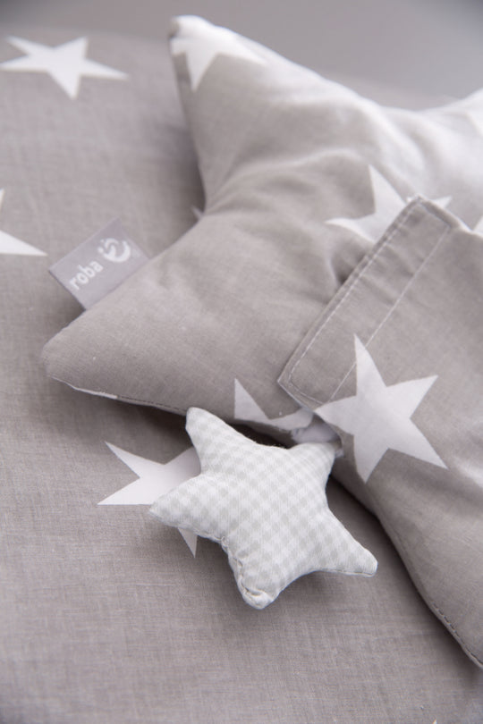 Spieluhr 'Little Stars', Einschlafhilfe, Textil-Stern waschbar, Babyzimmer Deko grau / weiß – Produktbild (2/3)