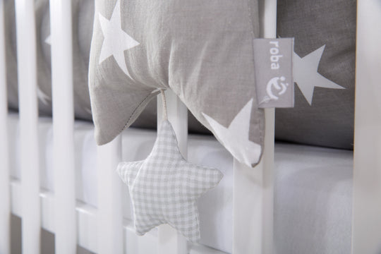 Spieluhr 'Little Stars', Einschlafhilfe, Textil-Stern waschbar, Babyzimmer Deko grau / weiß – Produktbild (3/3)