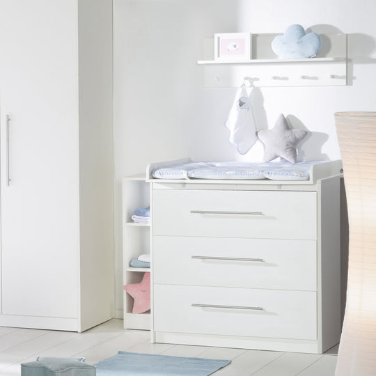Set de muebles 'Maren' 2piezas - Cama combinada 70x140 + cómoda cambiador estrecho - Blanco – Foto ambientada (4/8)