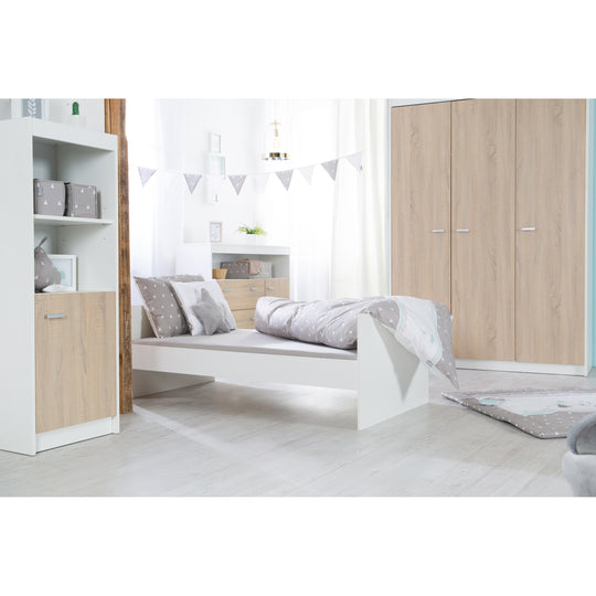 Set de muebles 'Gabriella' 2piezas - Cama 70x140 + cómoda cambiador estrecho - Blanco & decorado roble – Foto ambientada (7/10)
