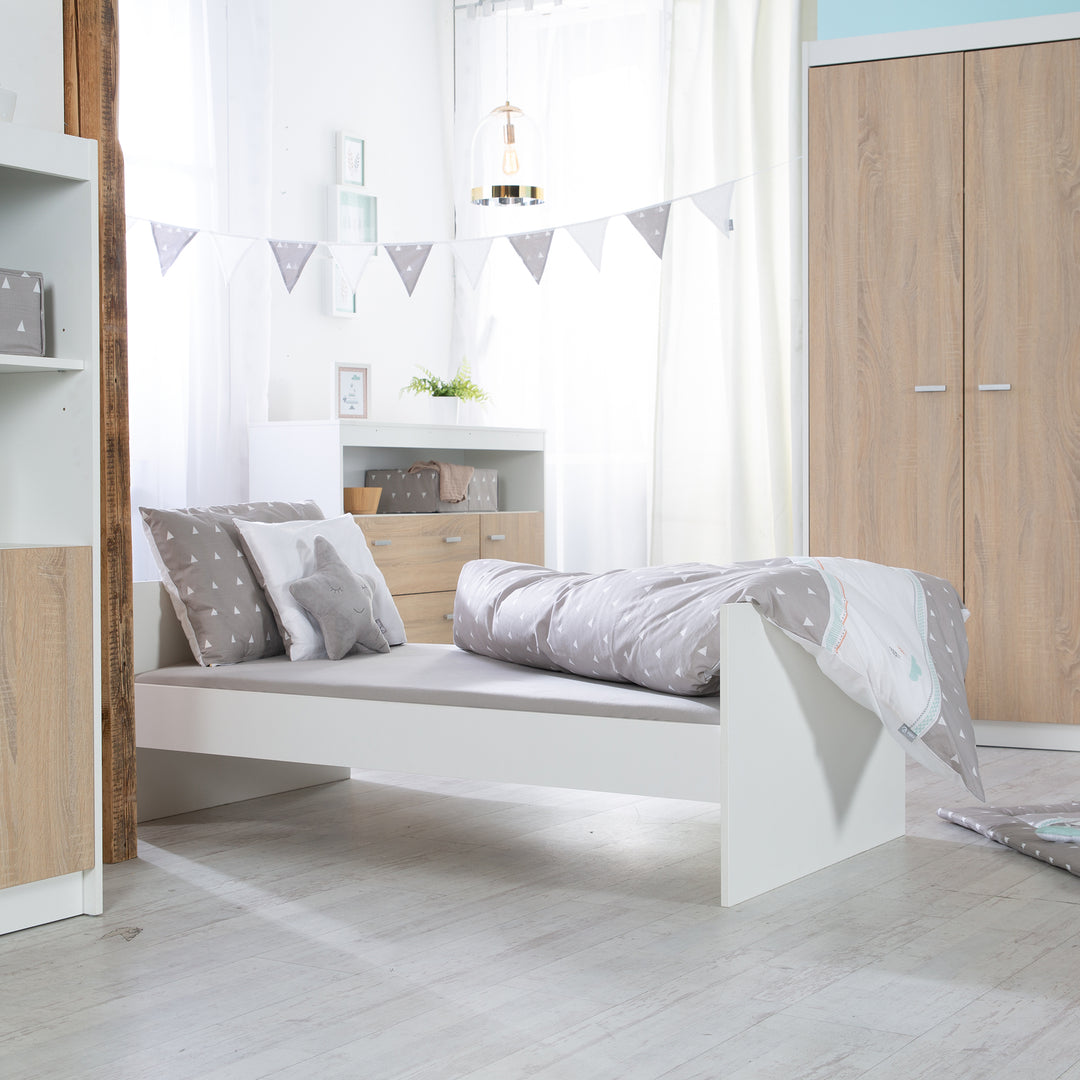 Lettino combinato 'Gabriella', 70 x 140 cm, bianco/ naturale, regolabile in altezza, 3 sbarre removibili, trasformabile – Foto d'ambiente (6/8)