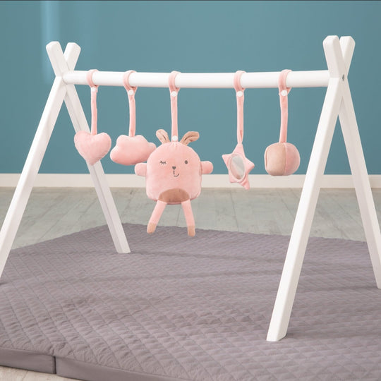 Set da gioco 'Lil Cuties', 5 spielfiguren 'Lilly' per ciondolöappendere su palestrina da gioco montessori – Foto d'ambiente (2/4)