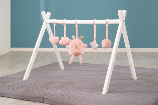 Set da gioco 'Lil Cuties', 5 spielfiguren 'Lilly' per ciondolöappendere su palestrina da gioco montessori – Foto d'ambiente (4/4)