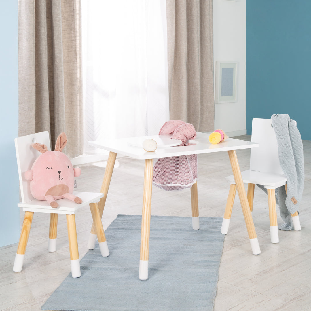 Set de mesa y sillas infantil, set de sillas & mesa, madera blanco lacado, incl. red de almacenaje – Foto ambientada (2/8)