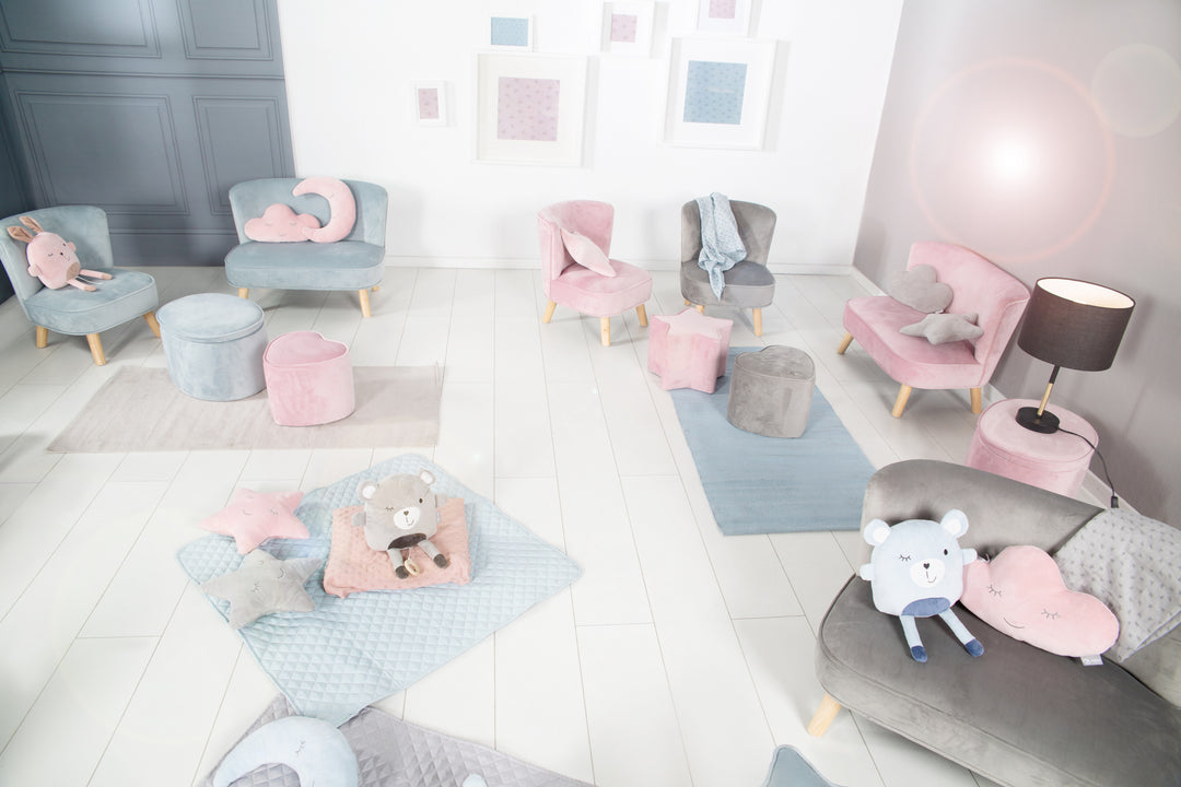 Tabouret enfant en forme de cœur 'Lil Sofa', confortable tabouret avec tissu velours en mauve recouvert, pouf – Photo d'ambiance (6/8)